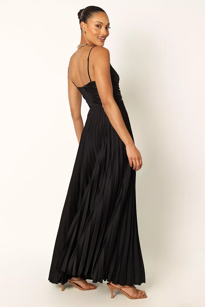 Petal And Pup Naira Pleated Maxi Dress Women's Fashion Shoes & Accessories