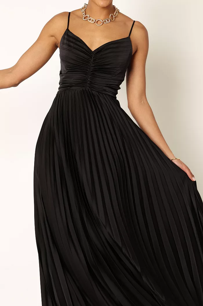 Petal And Pup Naira Pleated Maxi Dress Women's Fashion Shoes & Accessories