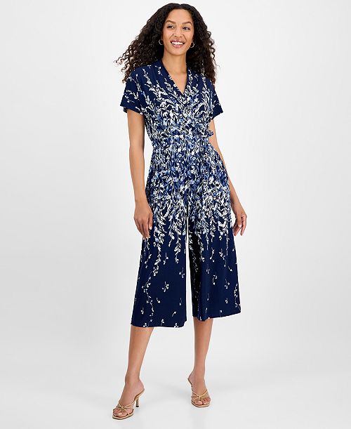 Sandra Darren Petite Printed Cropped Flutter-Sleeve Jumpsuit Women's Fashion Shoes & Accessories