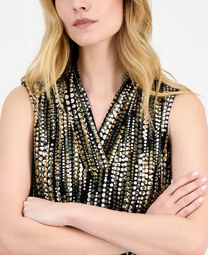 Anne Klein Women's Sleeveless Pleated V-Neck Shell Top Women's Fashion Shoes & Accessories