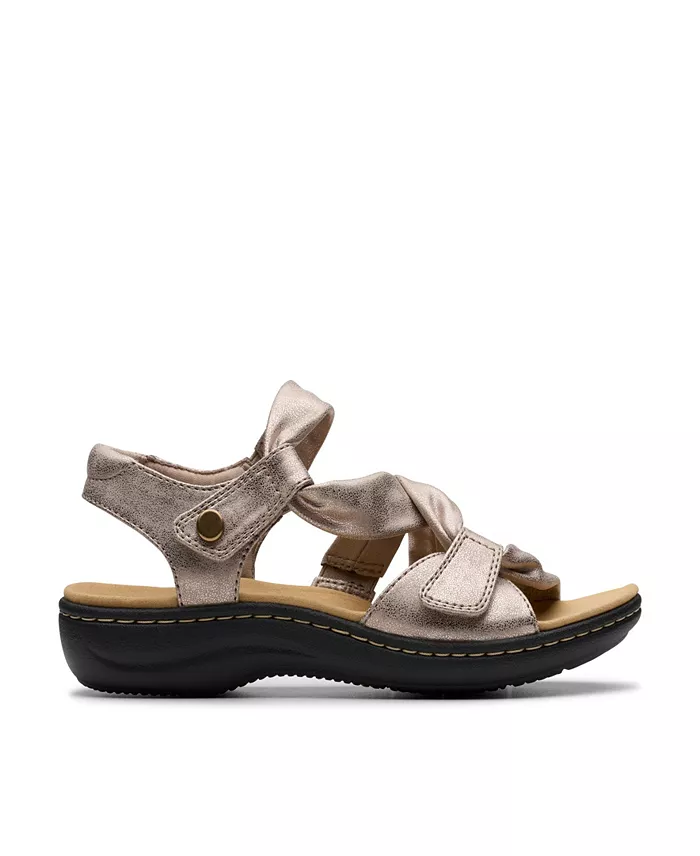 Clarks Collection Women's Laurieann Bell Round Toe Flat Sandals Women's Fashion Shoes & Accessories