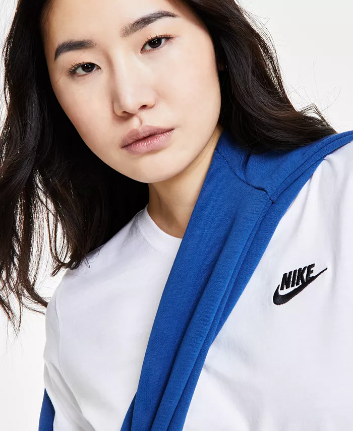 Nike Women's Sportswear Club Essentials T-Shirt Women's Fashion Shoes & Accessories