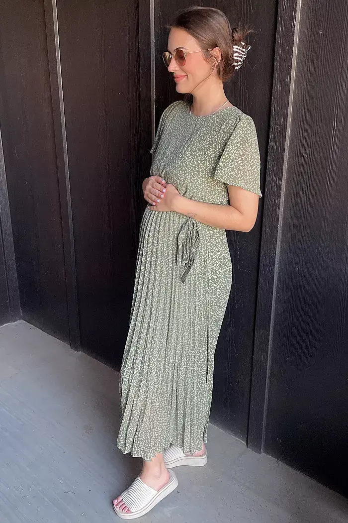 Pinkblush Maternity Light Olive Leaf Print Pleated Midi Dress Women's Fashion Shoes & Accessories